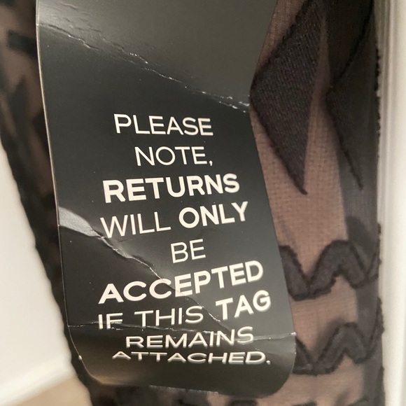 BCBG off the shoulder black dress new- Tags still on dress - Picture 5 of 6